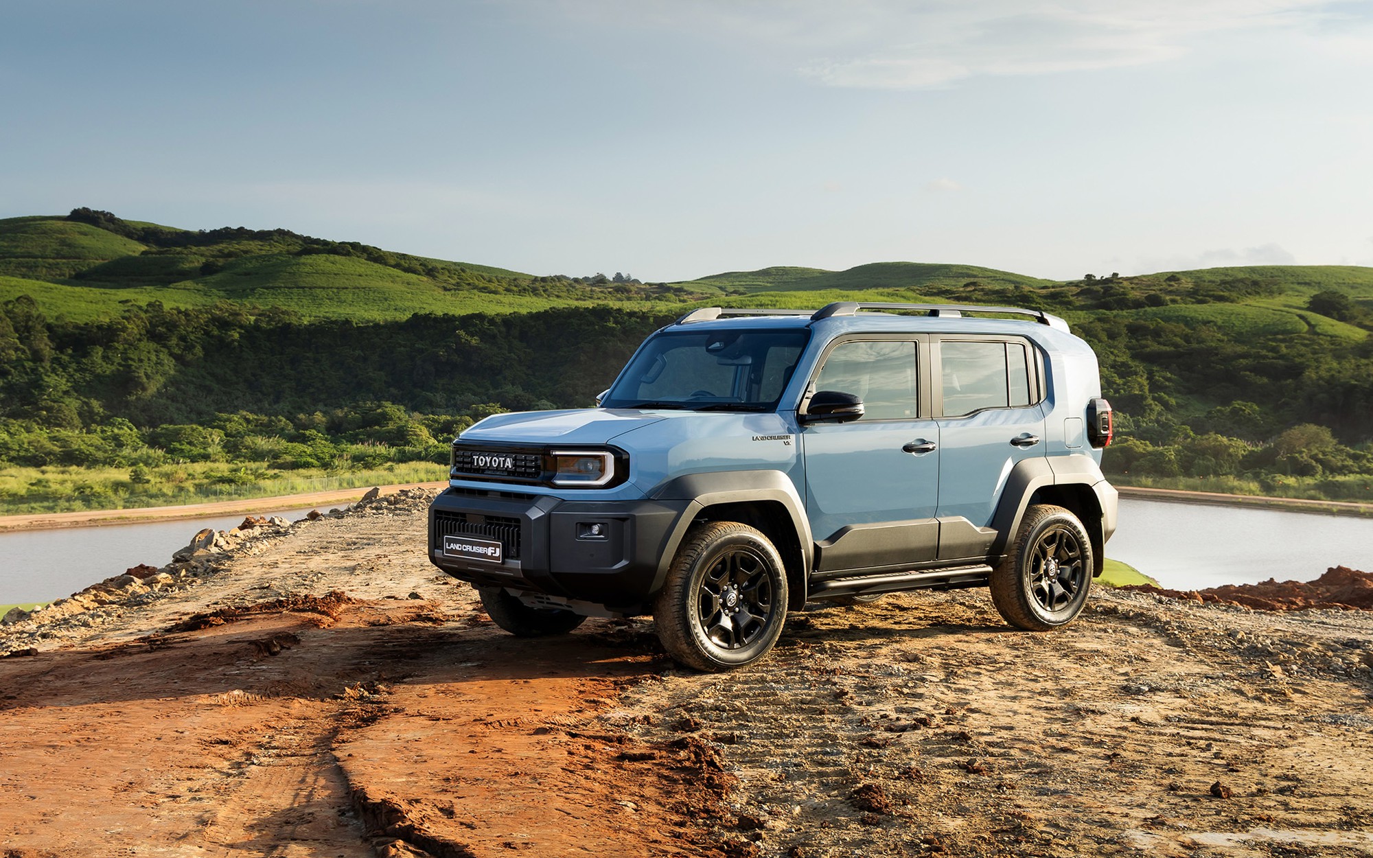 Giờ m&agrave; đem Toyota Land Cruiser FJ mới mua 'check-in' 3 điểm miền n&uacute;i n&agrave;y th&igrave; đỉnh: L&uacute;a sắp ch&iacute;n, 'săn' cảnh ruộng bậc thang trải d&agrave;i - Ảnh 1.