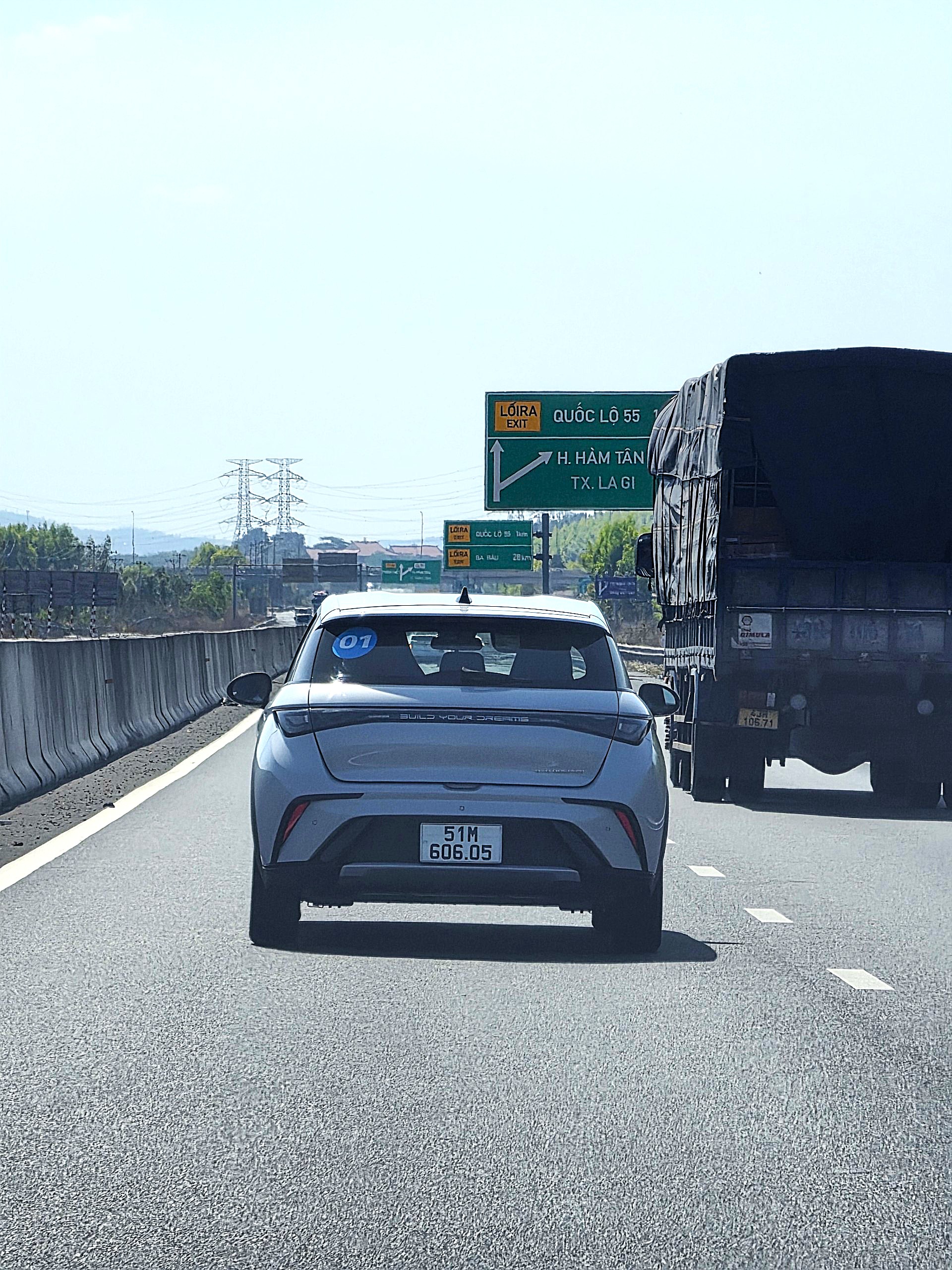 Nhiều người Việt vẫn còn mang tư duy 'đường làn' lên cao tốc - Ảnh 3.