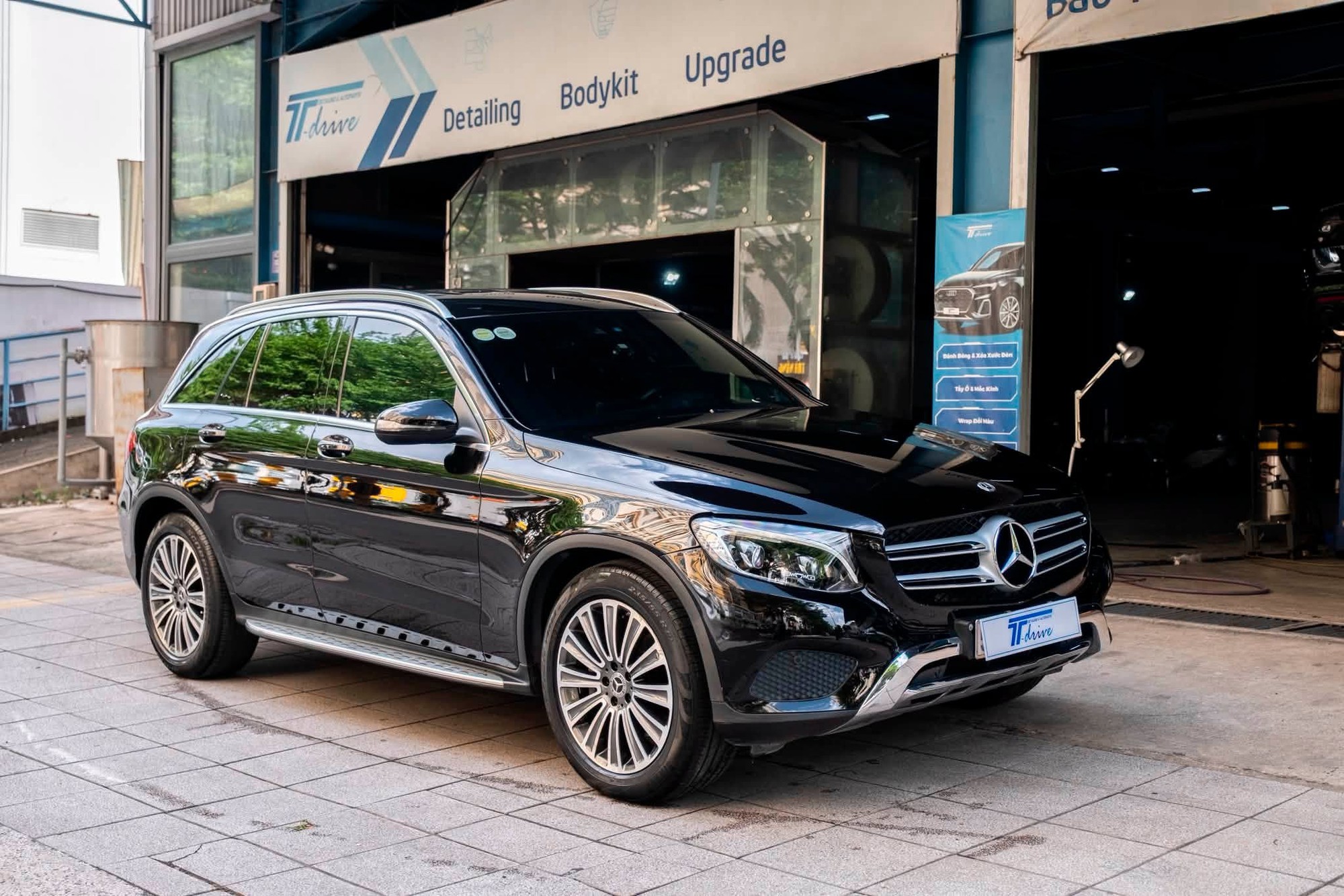Rapper BigDaddy rao b&aacute;n Mercedes-Benz GLC 250 sau gần 6 năm sử dụng: Mua xe tặng k&egrave;m album ch&iacute;nh chủ, gi&aacute; rẻ hơn Honda Civic RS đập th&ugrave;ng - Ảnh 4.