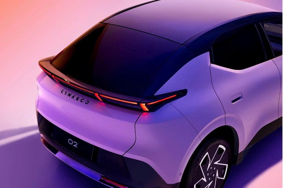 H&agrave;nh tr&igrave;nh ra đời mẫu xe thuần điện đầu ti&ecirc;n của Lynk & Co: Từ khởi đầu ở Thụy Điển cho đến l&uacute;c đặt ch&acirc;n tới Việt Nam - Ảnh 2.