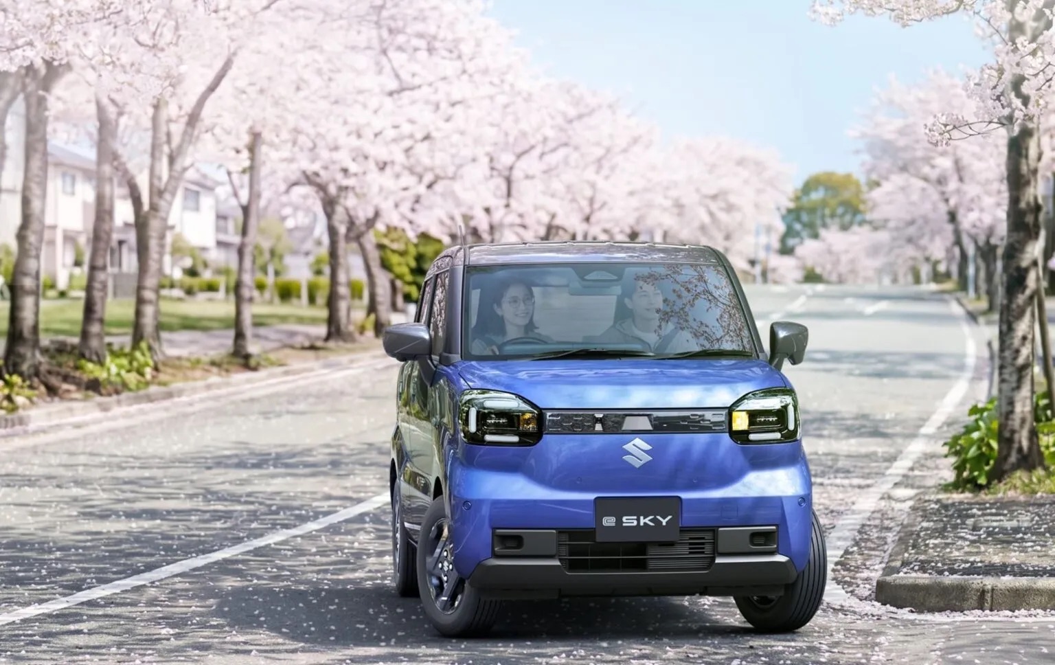 Suzuki c&oacute; xe điện mini nhỏ gần như VF 3 nhưng 5 cửa: 2 m&agrave;n h&igrave;nh lớn, phanh điện tử, chạy 310km/sạc, sạc nhanh 80% trong 25 ph&uacute;t - Ảnh 1.