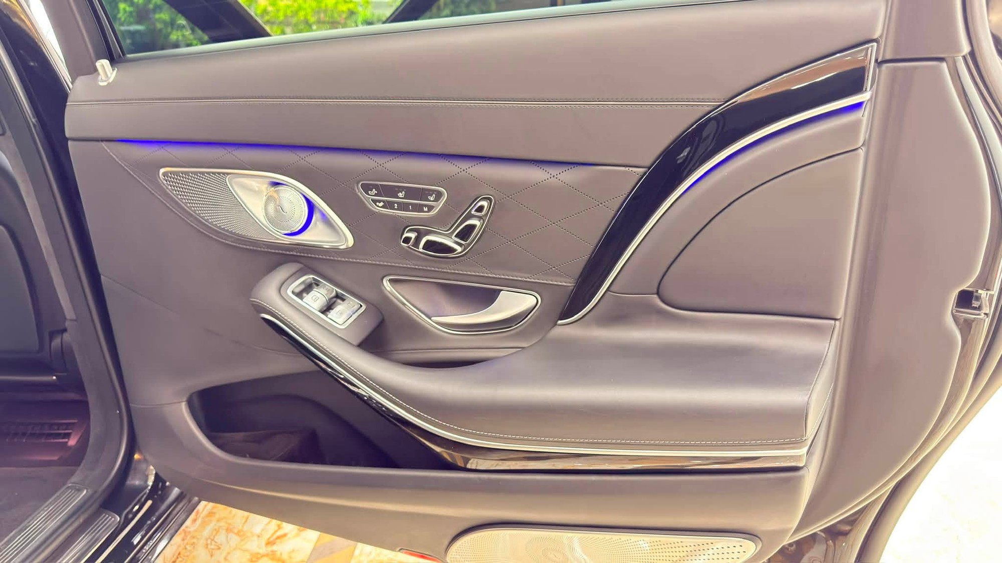Bỏ ra chưa đến 2 tỷ đ&atilde; c&oacute; thể sở hữu Maybach 'real': Rẻ nhất thị trường, thấp hơn cả S-Class thường, người b&aacute;n khẳng định xe 'hoạt động ho&agrave;n hảo'- Ảnh 20.