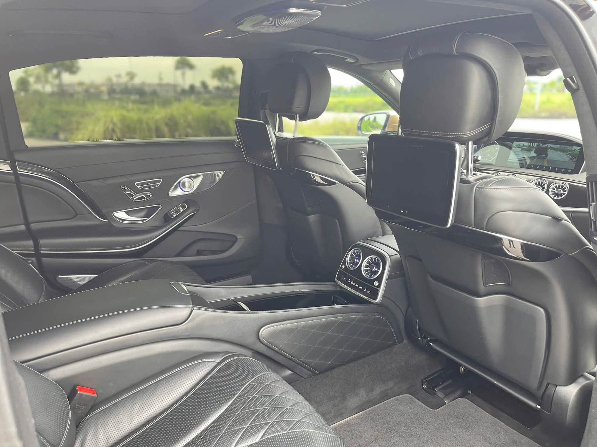 Bỏ ra chưa đến 2 tỷ đ&atilde; c&oacute; thể sở hữu Maybach 'real': Rẻ nhất thị trường, thấp hơn cả S-Class thường, người b&aacute;n khẳng định xe 'hoạt động ho&agrave;n hảo'- Ảnh 13.