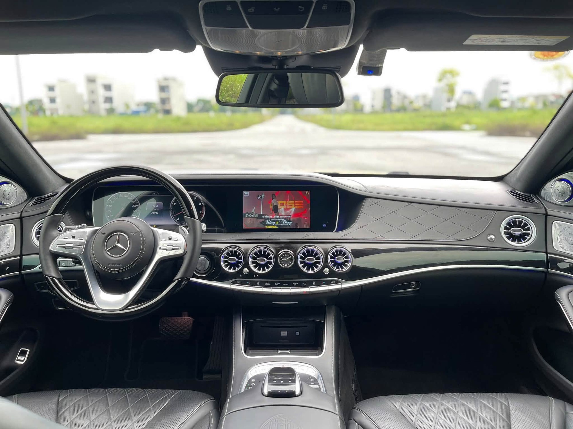 Bỏ ra chưa đến 2 tỷ đ&atilde; c&oacute; thể sở hữu Maybach 'real': Rẻ nhất thị trường, thấp hơn cả S-Class thường, người b&aacute;n khẳng định xe 'hoạt động ho&agrave;n hảo'- Ảnh 3.