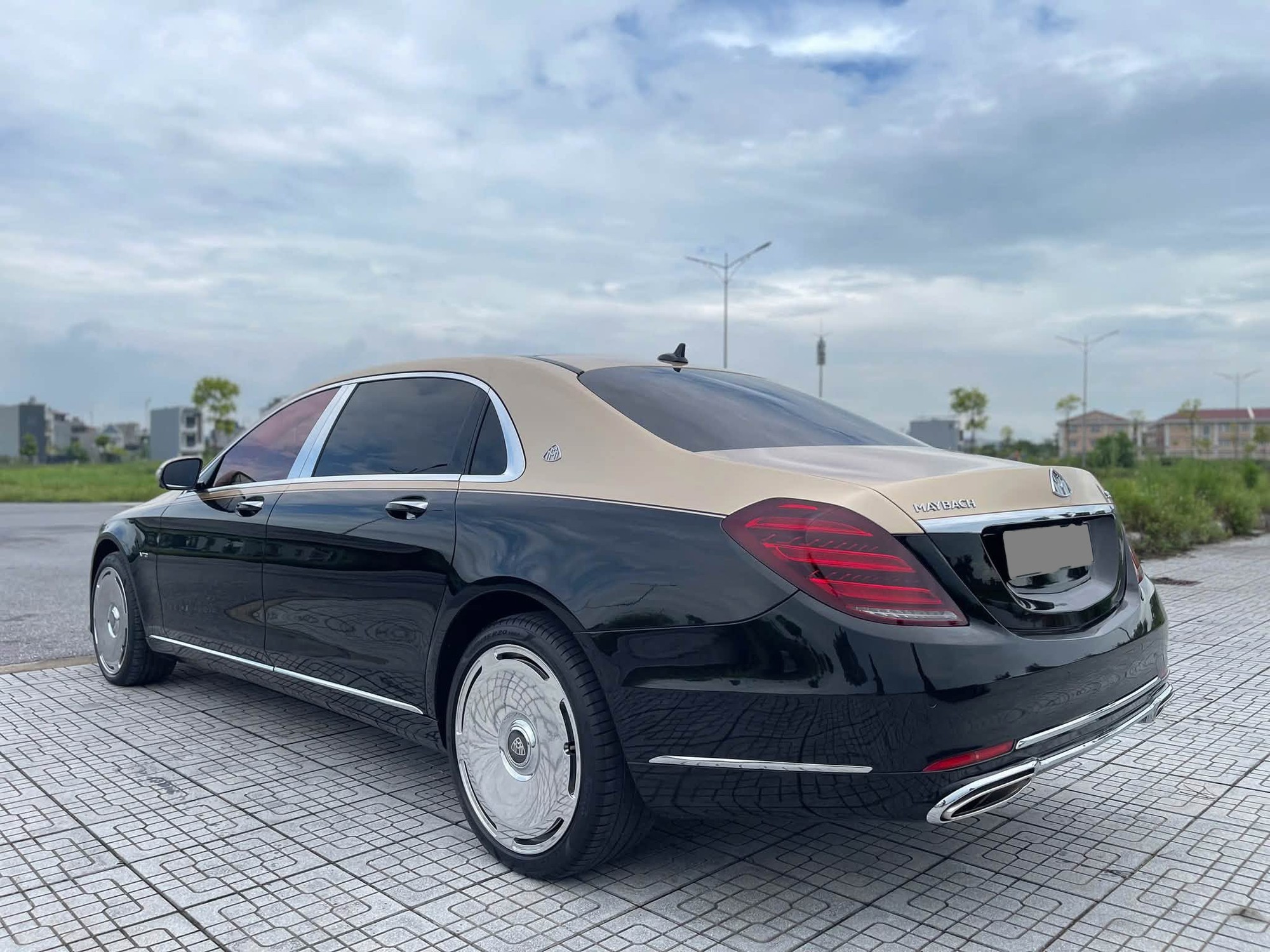 Bỏ ra chưa đến 2 tỷ đ&atilde; c&oacute; thể sở hữu Maybach 'real': Rẻ nhất thị trường, thấp hơn cả S-Class thường, người b&aacute;n khẳng định xe 'hoạt động ho&agrave;n hảo'- Ảnh 2.