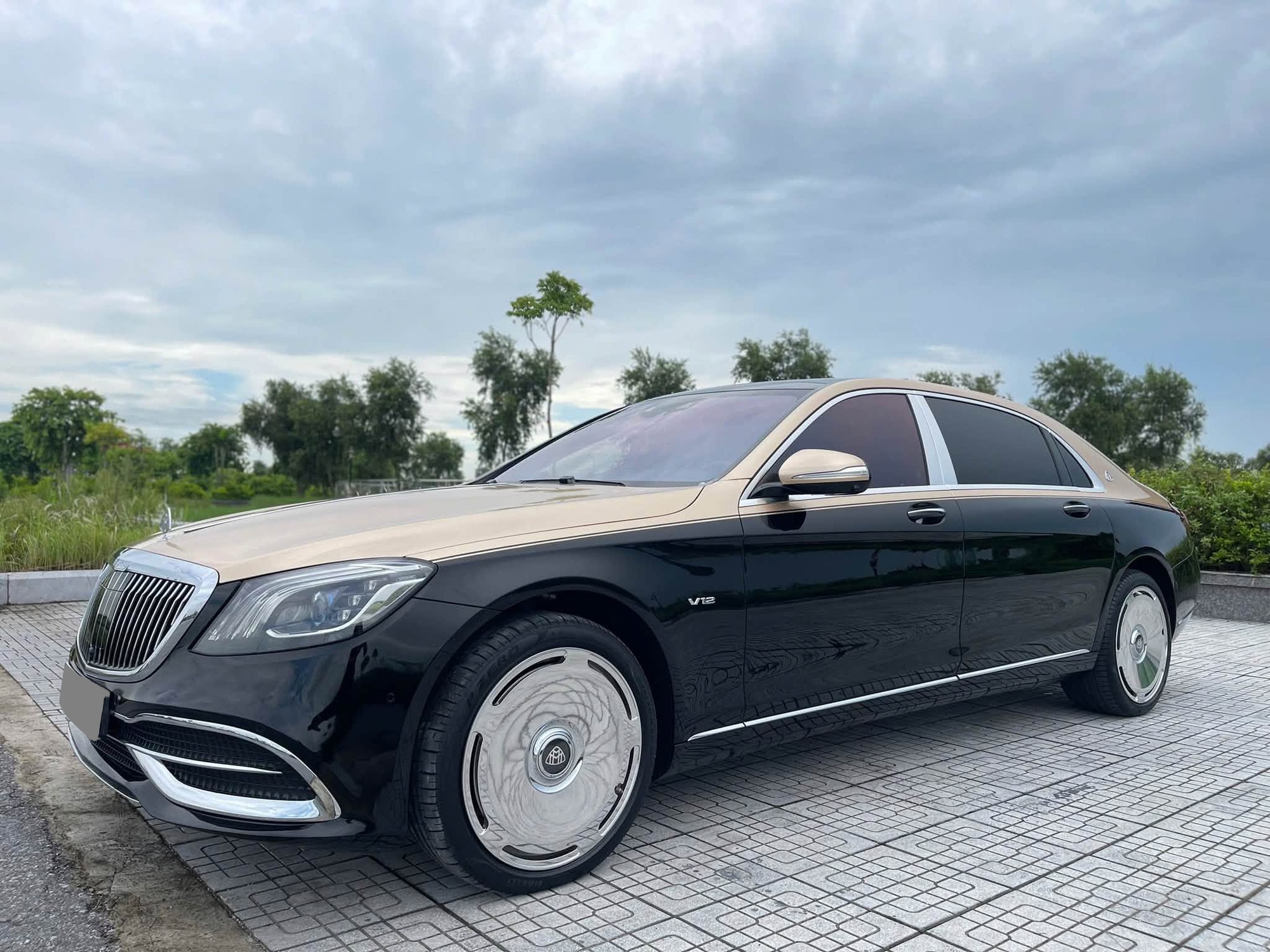 Bỏ ra chưa đến 2 tỷ đ&atilde; c&oacute; thể sở hữu Maybach 'real': Rẻ nhất thị trường, thấp hơn cả S-Class thường, người b&aacute;n khẳng định xe 'hoạt động ho&agrave;n hảo'- Ảnh 1.
