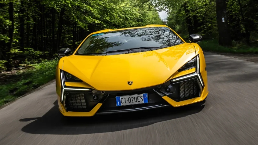 Lamborghini kh&ocirc;ng sợ xe Trung Quốc v&igrave; 'nhanh th&igrave; c&oacute; nhanh' nhưng kh&ocirc;ng l&agrave;m được một điều - Ảnh 2.