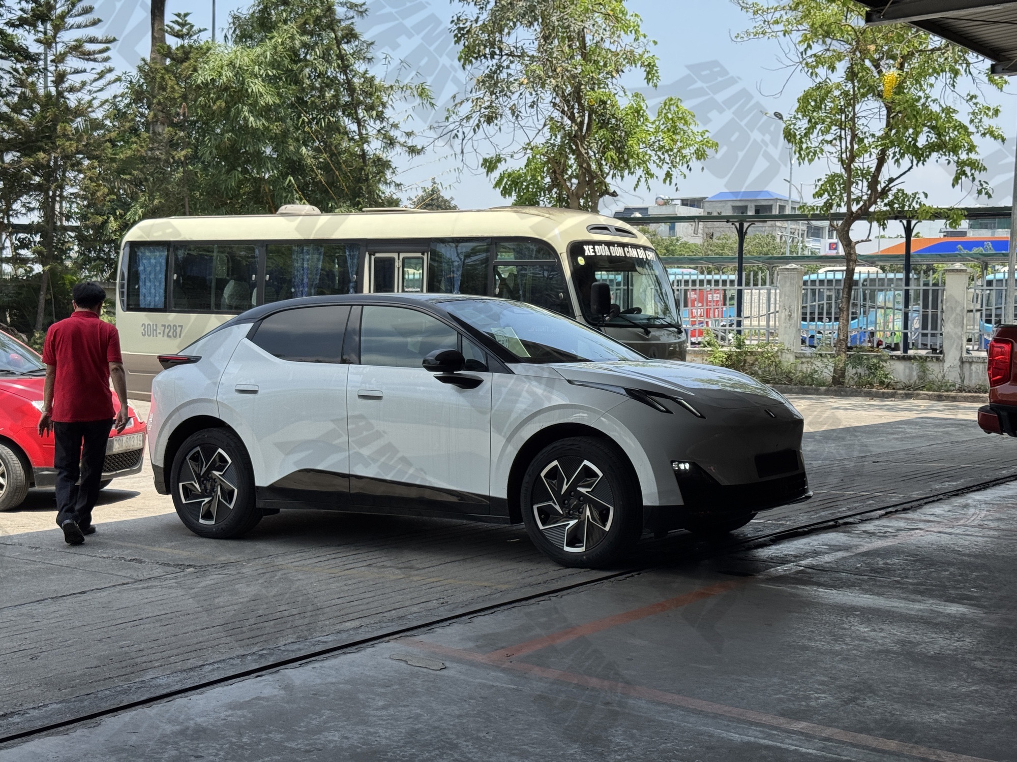 Lynk & Co 02 v&agrave; 03 chốt ra mắt Việt Nam ngay th&aacute;ng n&agrave;y: Gi&aacute; dự kiến dưới 900 triệu, SUV điện đấu Corolla Cross, sedan cạnh tranh Civic - Ảnh 3.