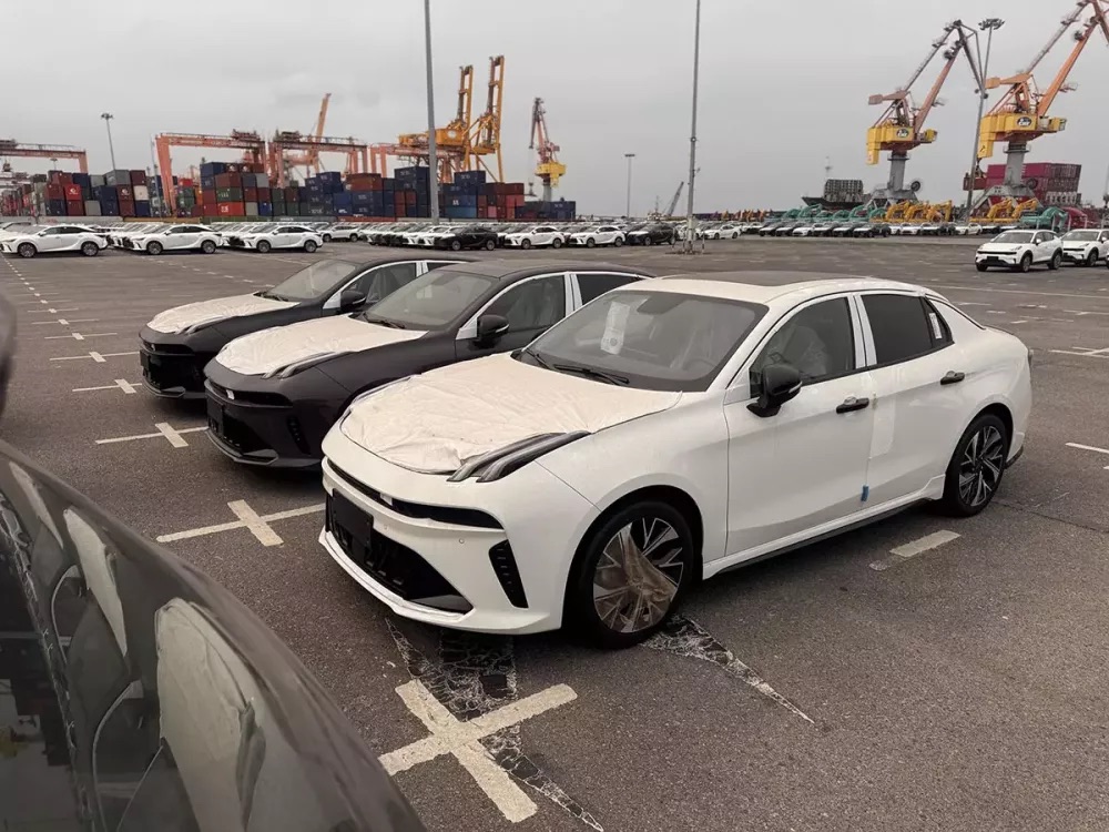 Lynk & Co 02 v&agrave; 03 chốt ra mắt Việt Nam ngay th&aacute;ng n&agrave;y: Gi&aacute; dự kiến dưới 900 triệu, SUV điện đấu Corolla Cross, sedan cạnh tranh Civic - Ảnh 5.