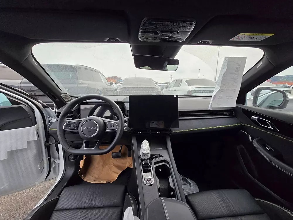 Lynk & Co 02 v&agrave; 03 chốt ra mắt Việt Nam ngay th&aacute;ng n&agrave;y: Gi&aacute; dự kiến dưới 900 triệu, SUV điện đấu Corolla Cross, sedan cạnh tranh Civic - Ảnh 6.