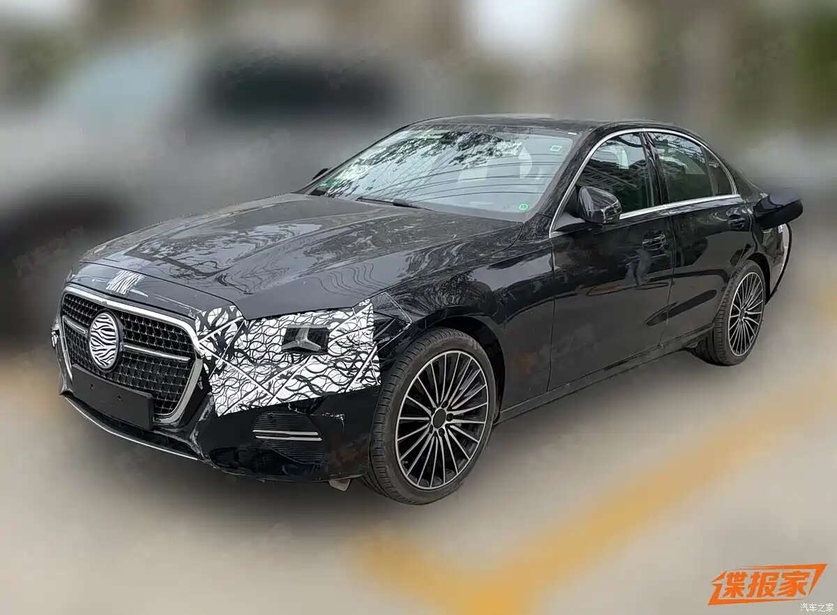 Mercedes-Benz C-Class 2027 lộ diện: 'Học' BMW l&agrave;m lưới tản nhiệt khổng lồ, nhiều chi tiết thừa hưởng từ E-Class v&agrave; S-Class - Ảnh 1.