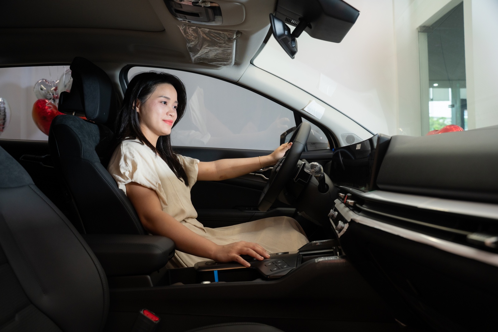 B&aacute;n sedan hạng sang mua Kia Sportage HEV, chủ xe chia sẻ: &lsquo;Nội thất rộng, chở gia đ&igrave;nh 300-500km/ng&agrave;y vẫn thoải m&aacute;i, đi phố như xe điện&rsquo;. - Ảnh 8.
