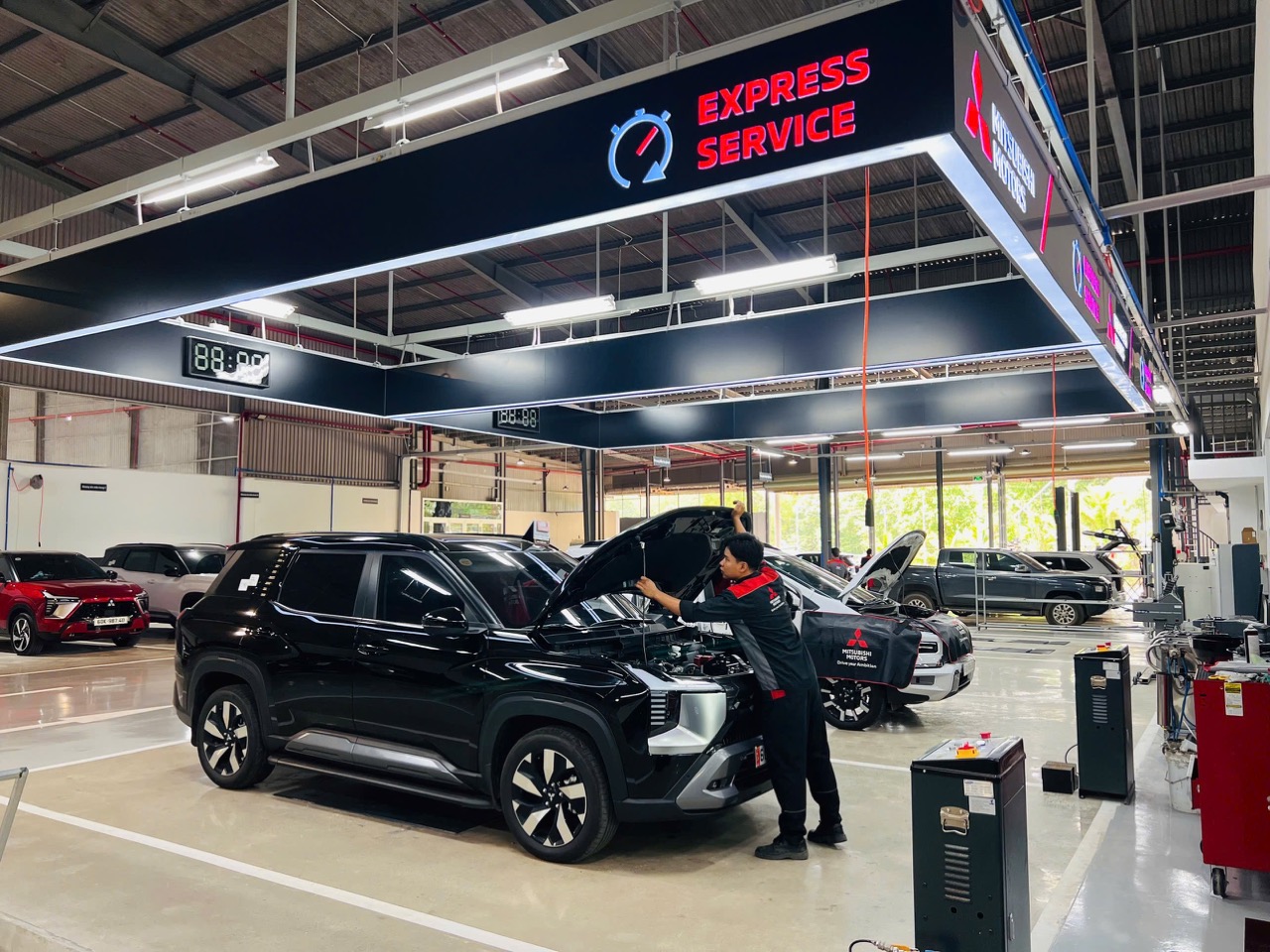 Nằm trong top 4 thị trường, Mitsubishi bơm th&ecirc;m đại l&yacute; v&agrave; kho phụ t&ugrave;ng để &lsquo;nu&ocirc;i&rsquo; hơn 21.000 xe mới b&aacute;n ra - Ảnh 2.