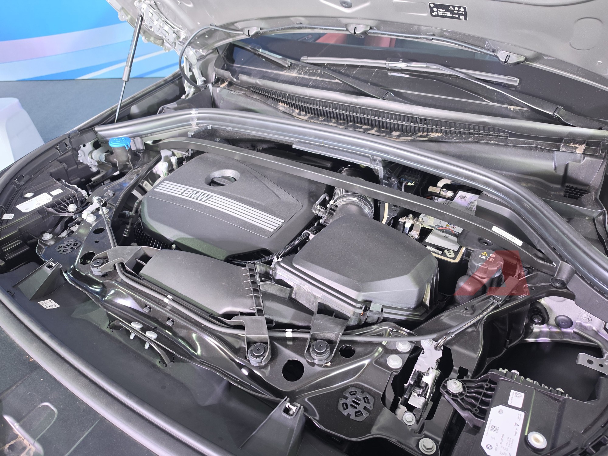 Ảnh thực tế BMW X1 2026 gi&aacute; gần 1,7 tỷ đồng vừa về Việt Nam: Thay đổi to&agrave;n diện từ ngo&agrave;i v&agrave;o trong, c&oacute; ADAS cạnh tranh Q3 - Ảnh 9.