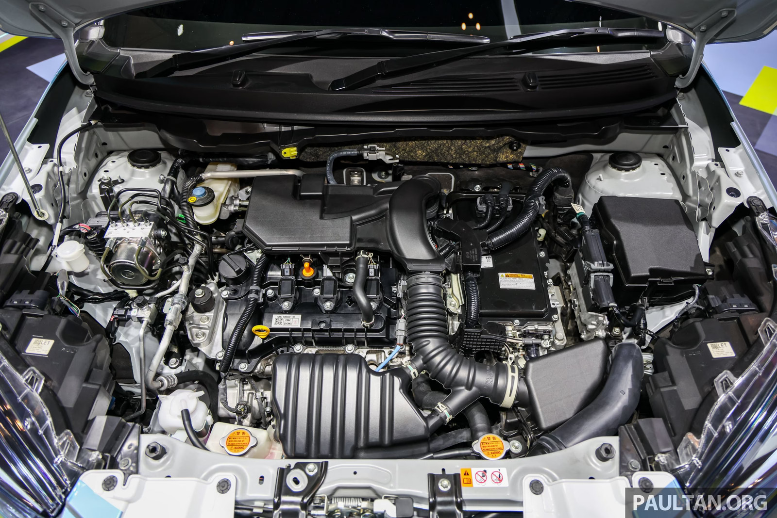 'Anh em sinh đ&ocirc;i' Toyota Raize tr&igrave;nh l&agrave;ng bản hybrid cực nổi bật: Sơn đổi m&agrave;u, thiết kế hầm hố hơn, gi&aacute; quy đổi hơn 500 triệu đồng - Ảnh 6.