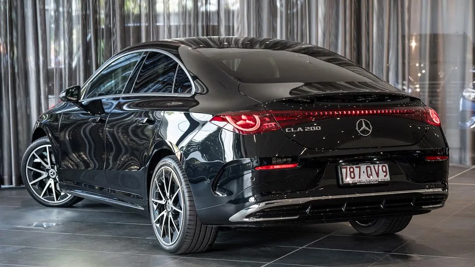 Mercedes-Benz CLA 200 EV gi&aacute; dưới 1,7 tỷ xuất hiện tại H&agrave; Nội: C&oacute; g&oacute;i thể thao AMG, đi hơn 500km/sạc - Ảnh 7.