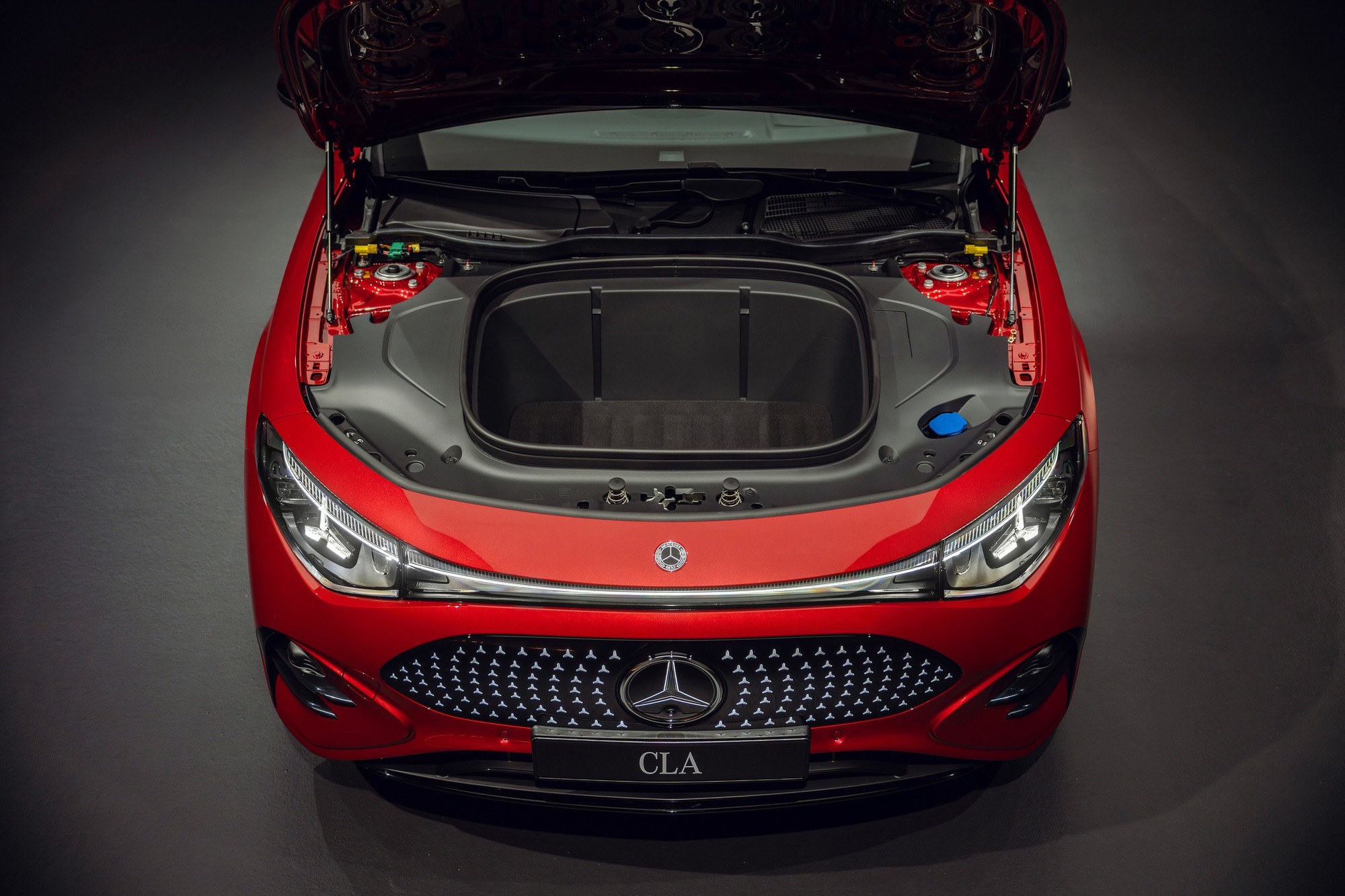 Mercedes-Benz CLA 200 EV gi&aacute; dưới 1,7 tỷ xuất hiện tại H&agrave; Nội: C&oacute; g&oacute;i thể thao AMG, đi hơn 500km/sạc - Ảnh 4.
