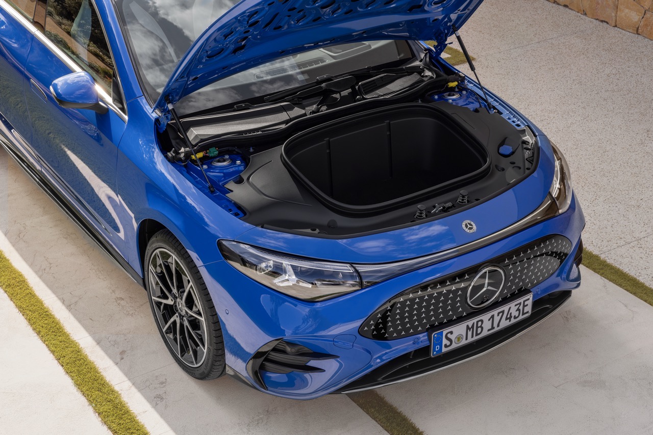 Mercedes-Benz CLA 200 EV gi&aacute; dưới 1,7 tỷ xuất hiện tại H&agrave; Nội: C&oacute; g&oacute;i thể thao AMG, đi hơn 500km/sạc - Ảnh 3.