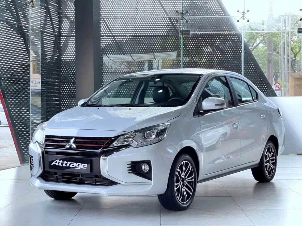Mitsubishi Attrage bản cao xả kho giảm gi&aacute; gần 70 triệu đồng, lăn b&aacute;nh thậm ch&iacute; &aacute;p s&aacute;t Kia Morning - Ảnh 1.