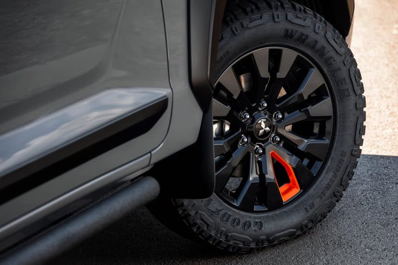 Mitsubishi Triton th&ecirc;m bản đặc biệt: Độ ống thở, gi&aacute; n&oacute;c ch&iacute;nh h&atilde;ng khiến d&acirc;n off-road ph&aacute;t th&egrave;m - Ảnh 9.