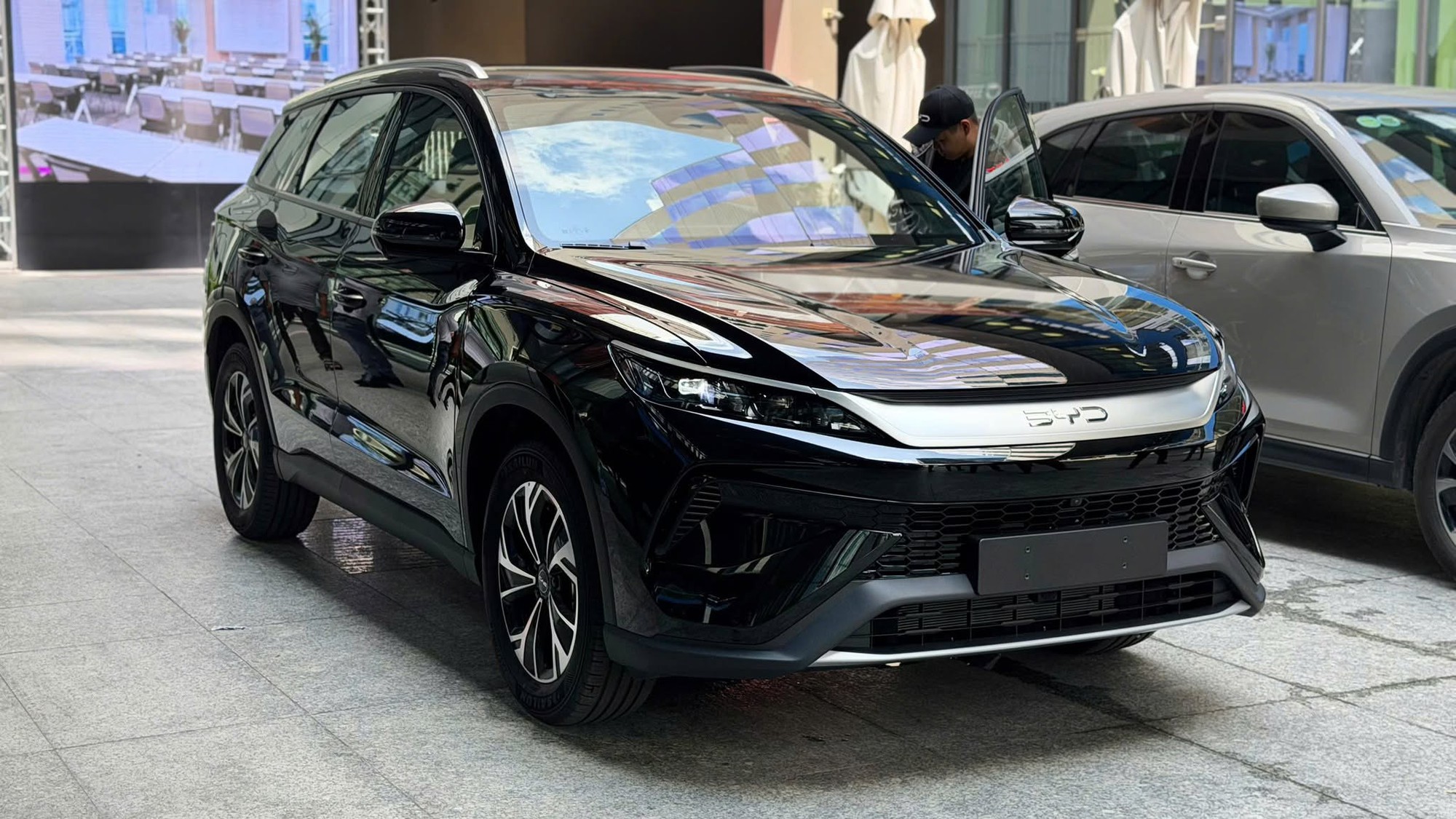 Cận cảnh BYD Sealion 5 xuất hiện tại TP.HCM: Gi&aacute; dự kiến hơn 700 triệu đồng, cạnh tranh với Mazda CX-5 - Ảnh 1.