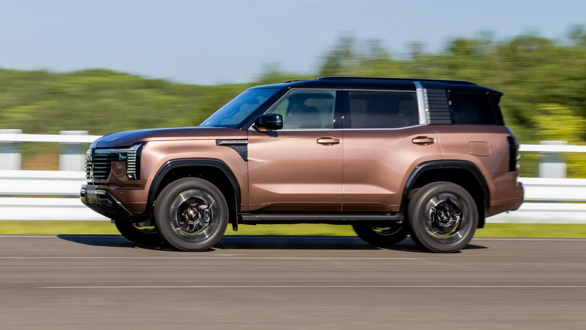 Ra mắt chưa lâu, Mitsubishi Pajero thế hệ mới được bổ sung tính năng an toàn - Ảnh 2.