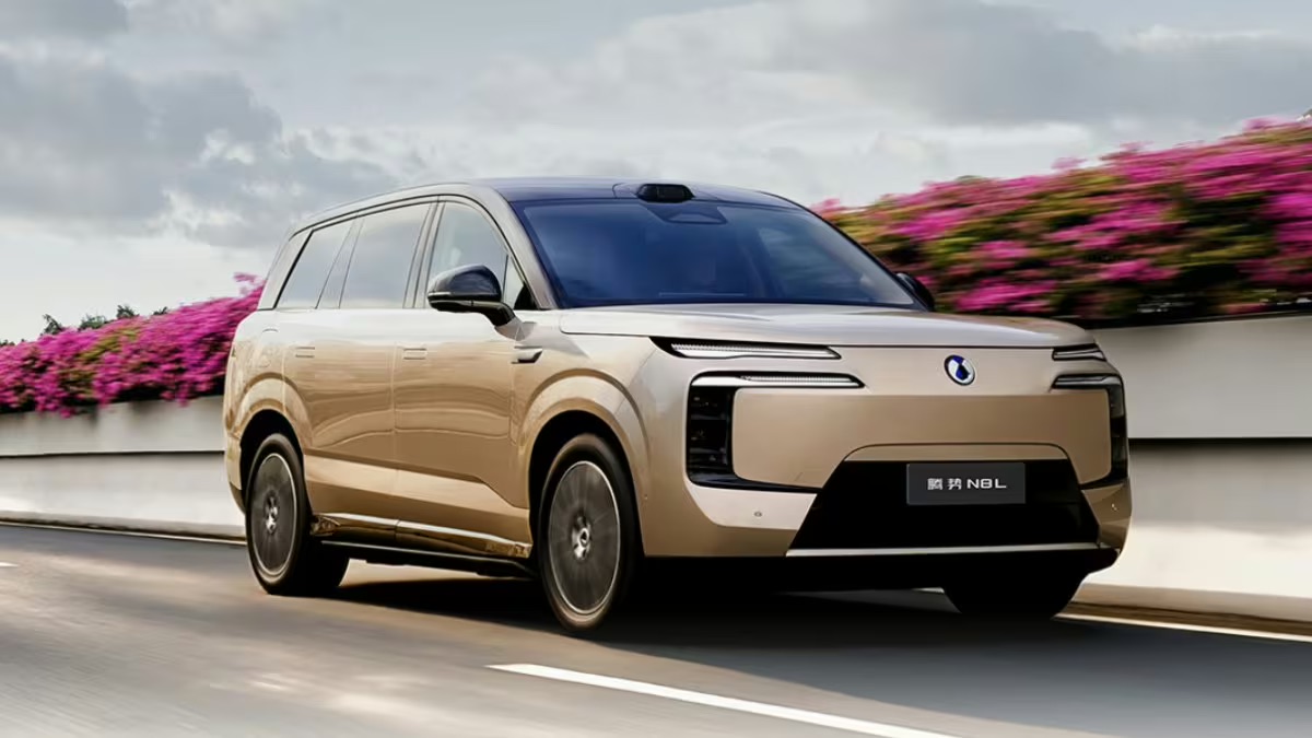 BYD c&oacute; SUV mới gi&aacute; quy đổi từ hơn 1,1 tỷ đồng: Đầy điện chạy gần 1.000km, sạc 10-97% chỉ trong 9 ph&uacute;t, phần cứng khủng hỗ trợ tự l&aacute;i - Ảnh 4.