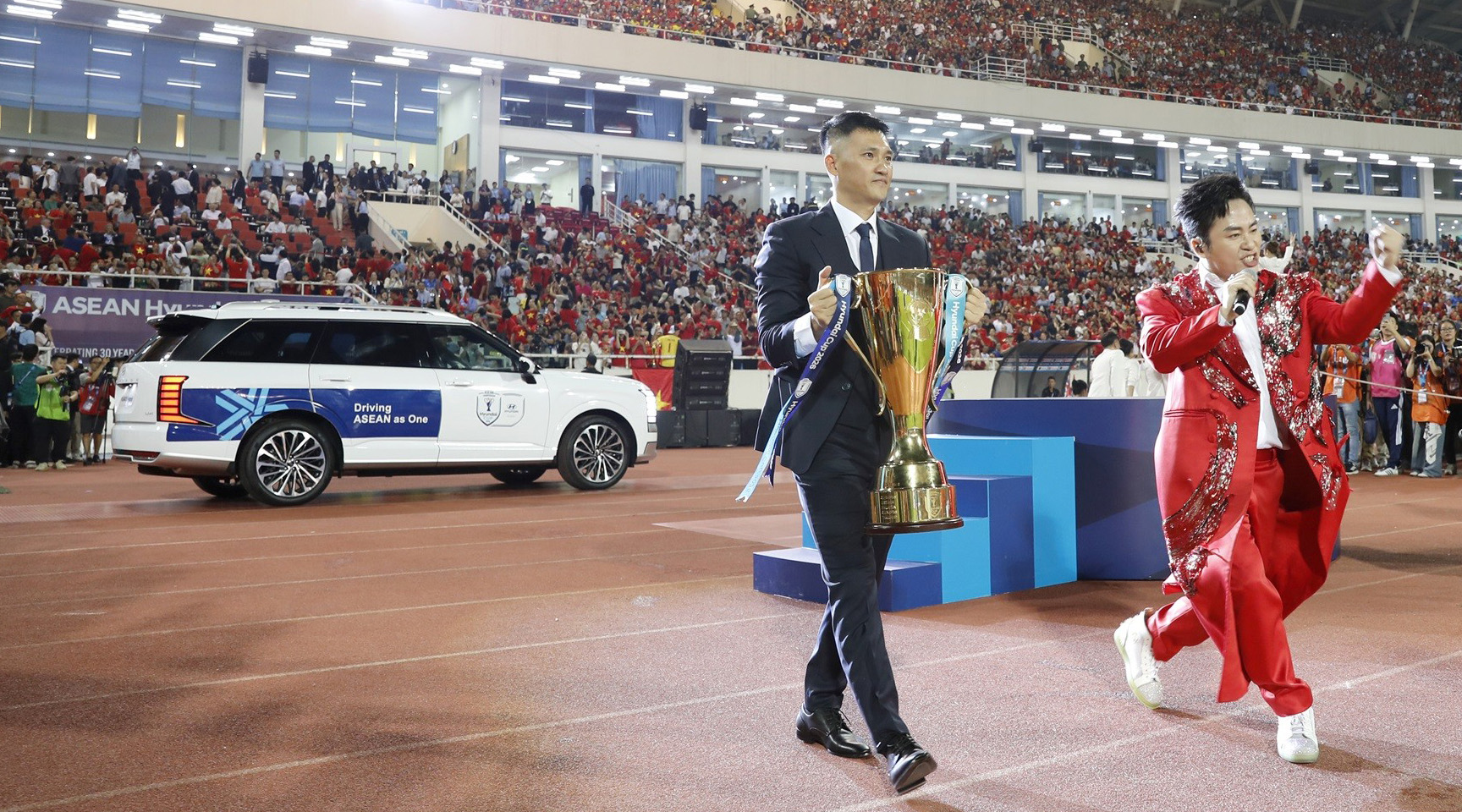 Palisade rước cúp vô địch ASEAN Cup 2026 — ảnh 3