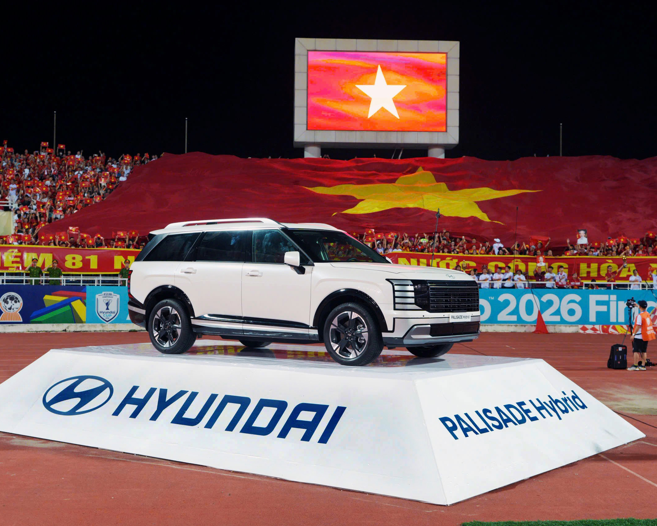 Palisade rước cúp vô địch ASEAN Cup 2026 — ảnh 1