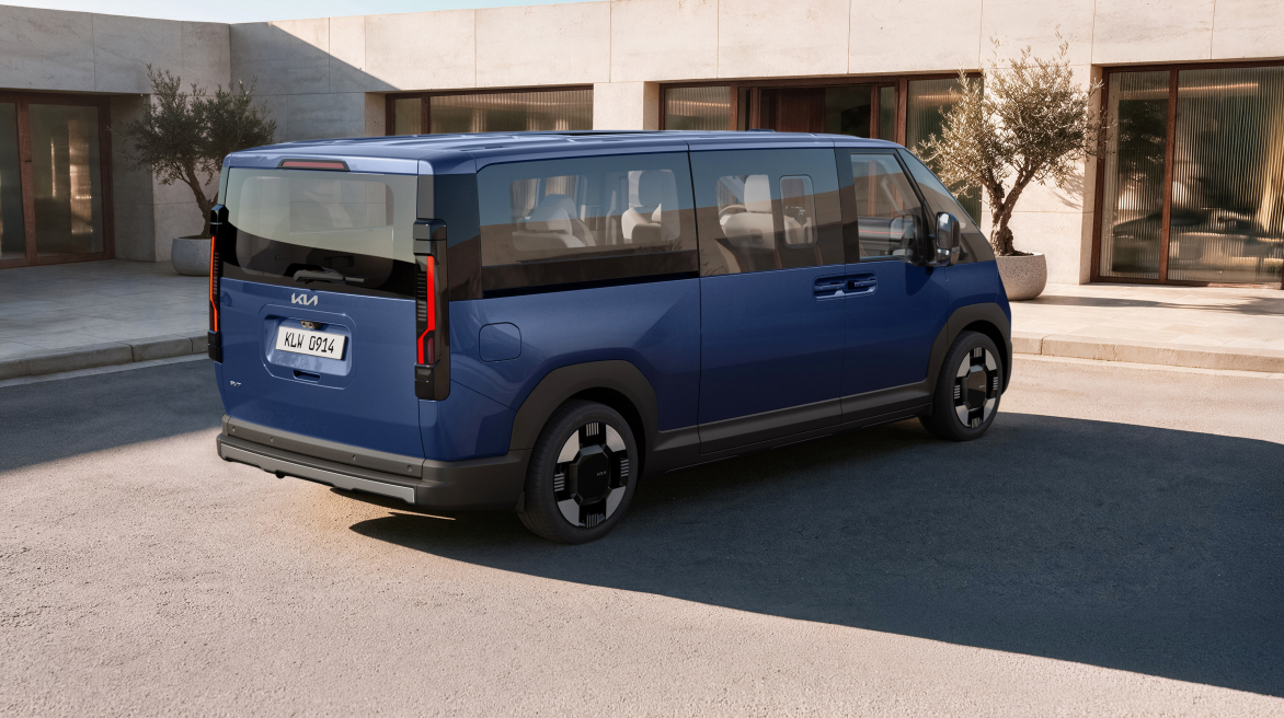 Kia PV7 ra mắt: 23 phi&ecirc;n bản, t&ugrave;y biến tới 11 chỗ ngồi, chạy 460km/sạc, c&oacute; ADAS cạnh tranh Transit - Ảnh 2.
