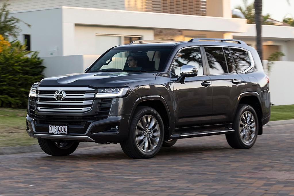 Cứ ngỡ đối thủ của Mitsubishi Pajero l&agrave; Everest, Prado, nhưng thực tế lại l&agrave; hai c&aacute;i t&ecirc;n bất ngờ n&agrave;y - Ảnh 3.