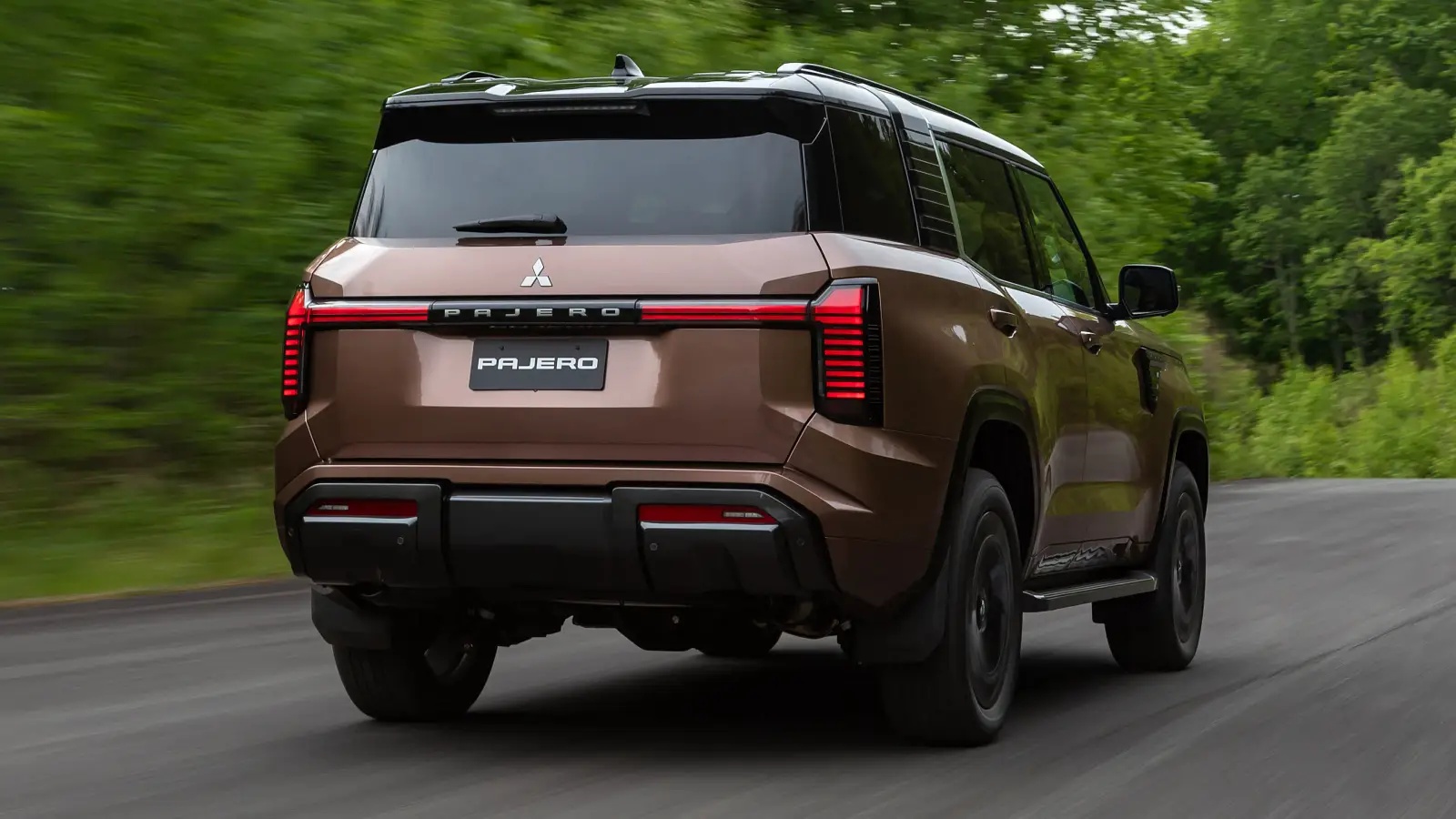 Nhiều người tiếc 'lốp treo' biến mất tr&ecirc;n Mitsubishi Pajero đời mới, nhưng l&yacute; do ph&iacute;a sau lại kh&aacute; thuyết phục - Ảnh 1.