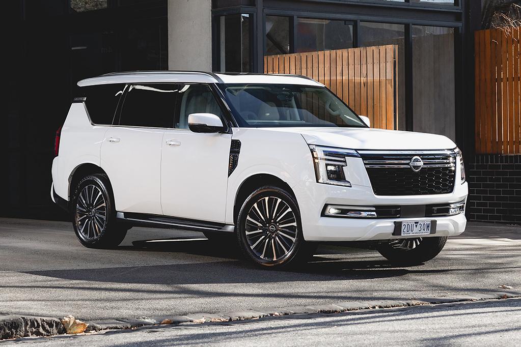 Cứ ngỡ đối thủ của Mitsubishi Pajero l&agrave; Everest, Prado, nhưng thực tế lại l&agrave; hai c&aacute;i t&ecirc;n bất ngờ n&agrave;y - Ảnh 2.