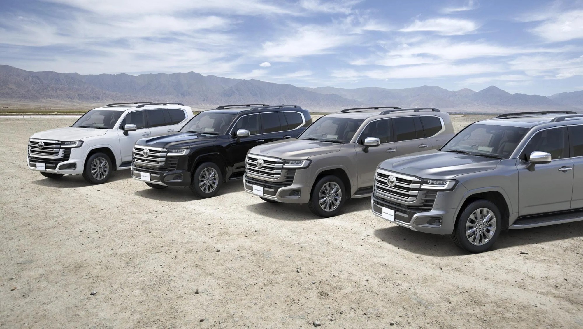 Toyota Land Cruiser 2026 ra mắt với g&oacute;i ngoại thất hầm hố, treo th&iacute;ch ứng, bỏ m&aacute;y xăng, d&ugrave;ng loại hybrid giống bản vừa b&aacute;n ở Việt Nam - Ảnh 1.