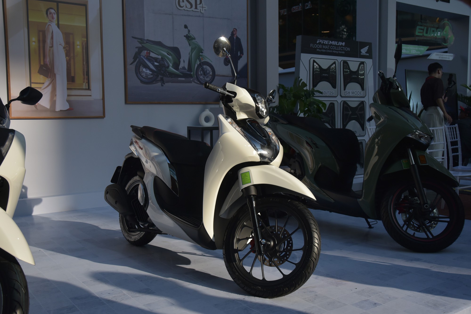 Honda SH Mode 2026 ra mắt Việt Nam: Giá từ gần 61 triệu đồng, màn hình mới, động cơ ‘sạch’ hơn, thêm tính năng an toàn - Ảnh 22.