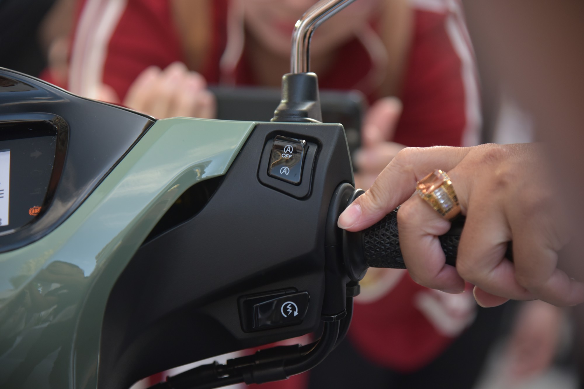 Honda SH Mode 2026 ra mắt Việt Nam: Giá từ gần 61 triệu đồng, màn hình mới, động cơ ‘sạch’ hơn, thêm tính năng an toàn - Ảnh 15.