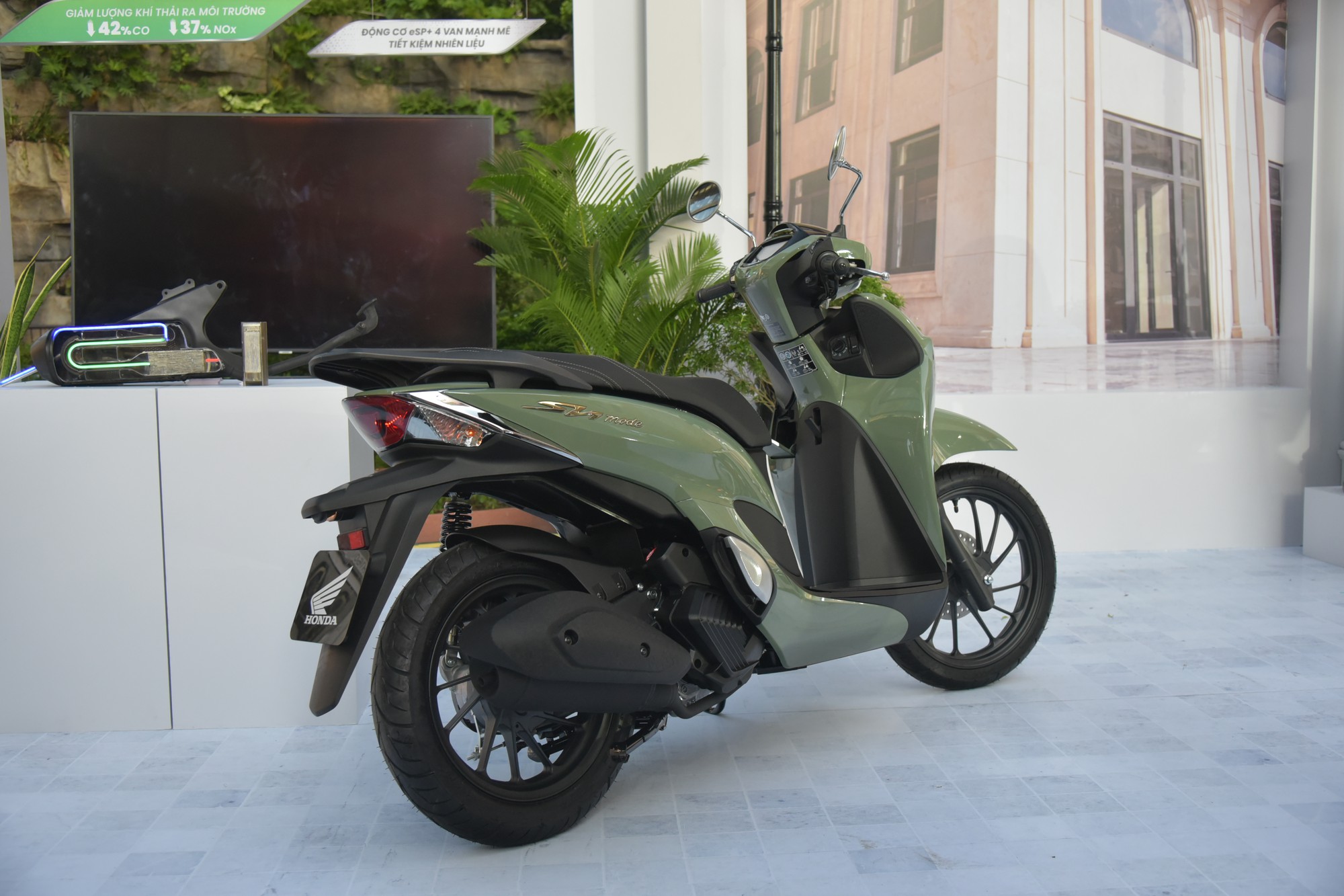 Honda SH Mode 2026 ra mắt Việt Nam: Giá từ gần 61 triệu đồng, màn hình mới, động cơ ‘sạch’ hơn, thêm tính năng an toàn - Ảnh 8.