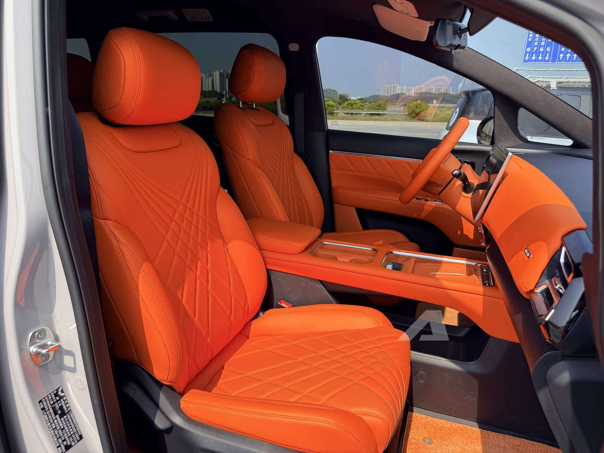 Cận cảnh Wuling Darion v&agrave;o Việt Nam ngay cuối năm nay: Gi&aacute; dự kiến từ hơn 700 triệu, chạy tới 500km/sạc, cửa l&ugrave;a như Carnival - Ảnh 4.