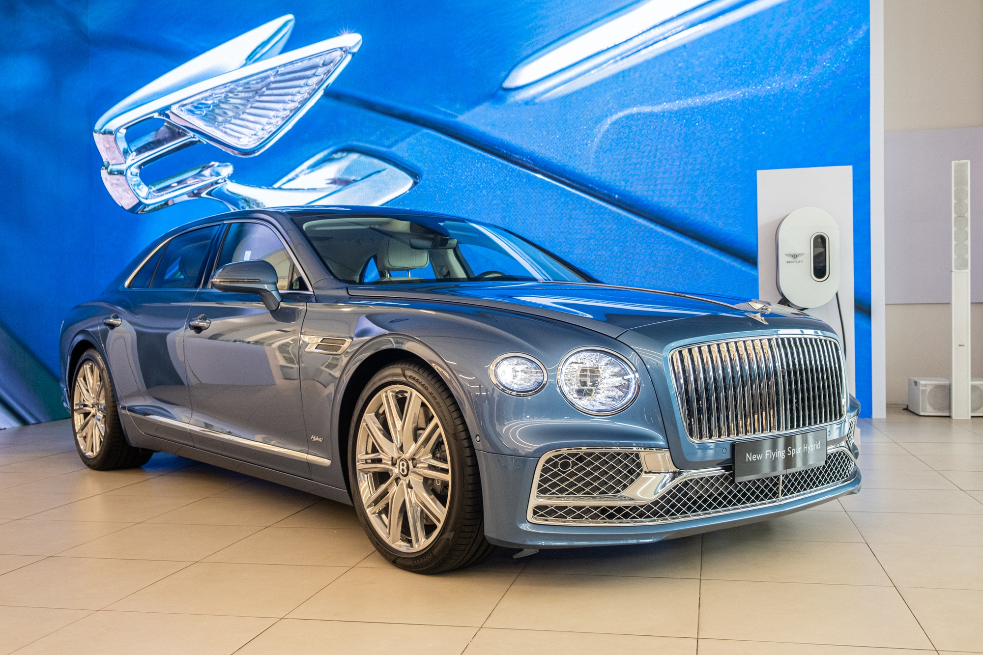 Bentley đổi chủ tại Việt Nam, về chung nhà Audi, Jaguar & Land Rover - Ảnh 2.