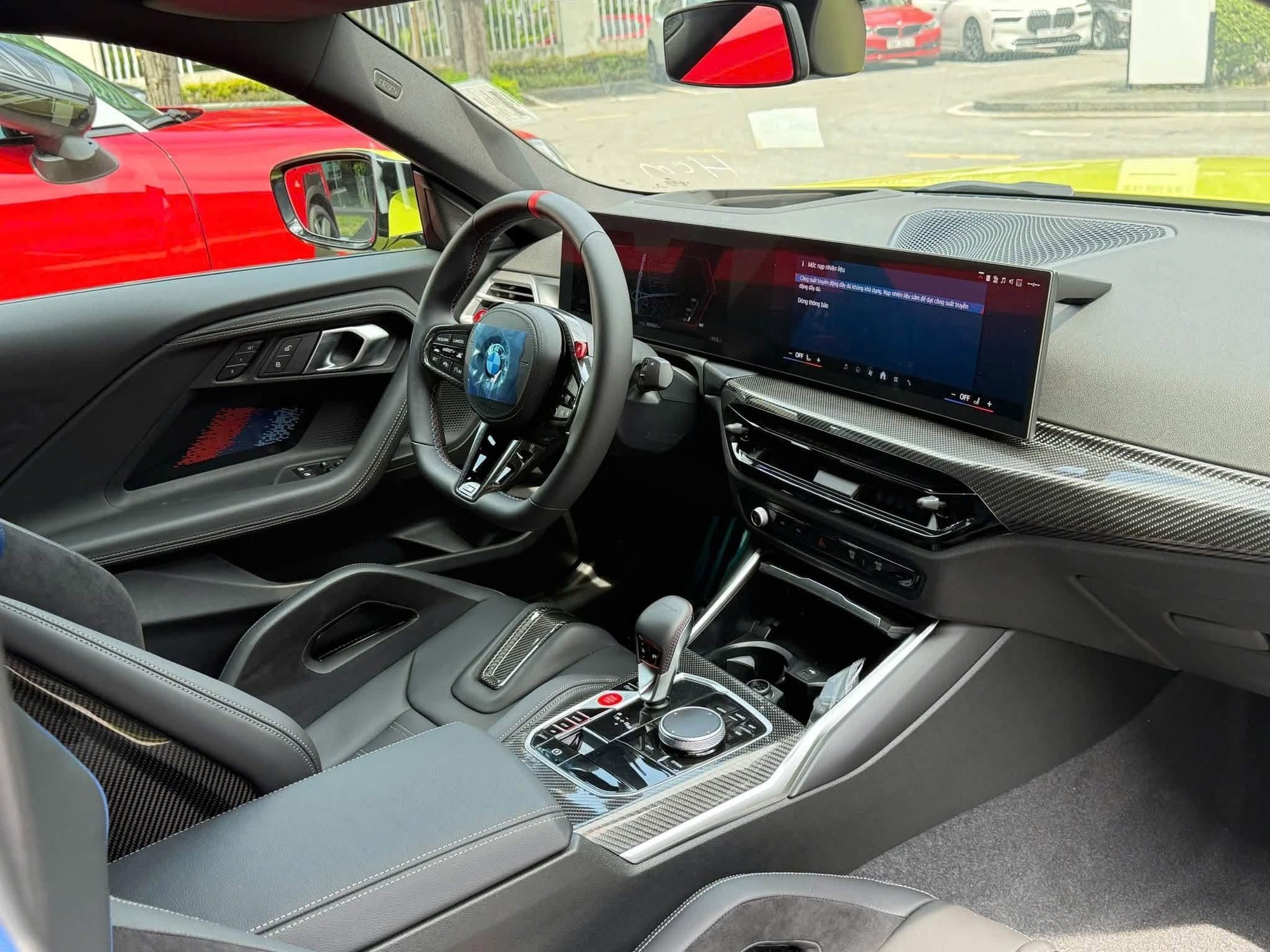 BMW M2 lộ th&ocirc;ng số c&ugrave;ng gi&aacute; dự kiến từ 4,099 tỷ tại Việt Nam: Động cơ 480hp, c&oacute; t&ugrave;y chọn số s&agrave;n, ri&ecirc;ng g&oacute;i hiệu năng cao gi&aacute; đ&atilde; hơn 1,2 tỷ đồng - Ảnh 3.
