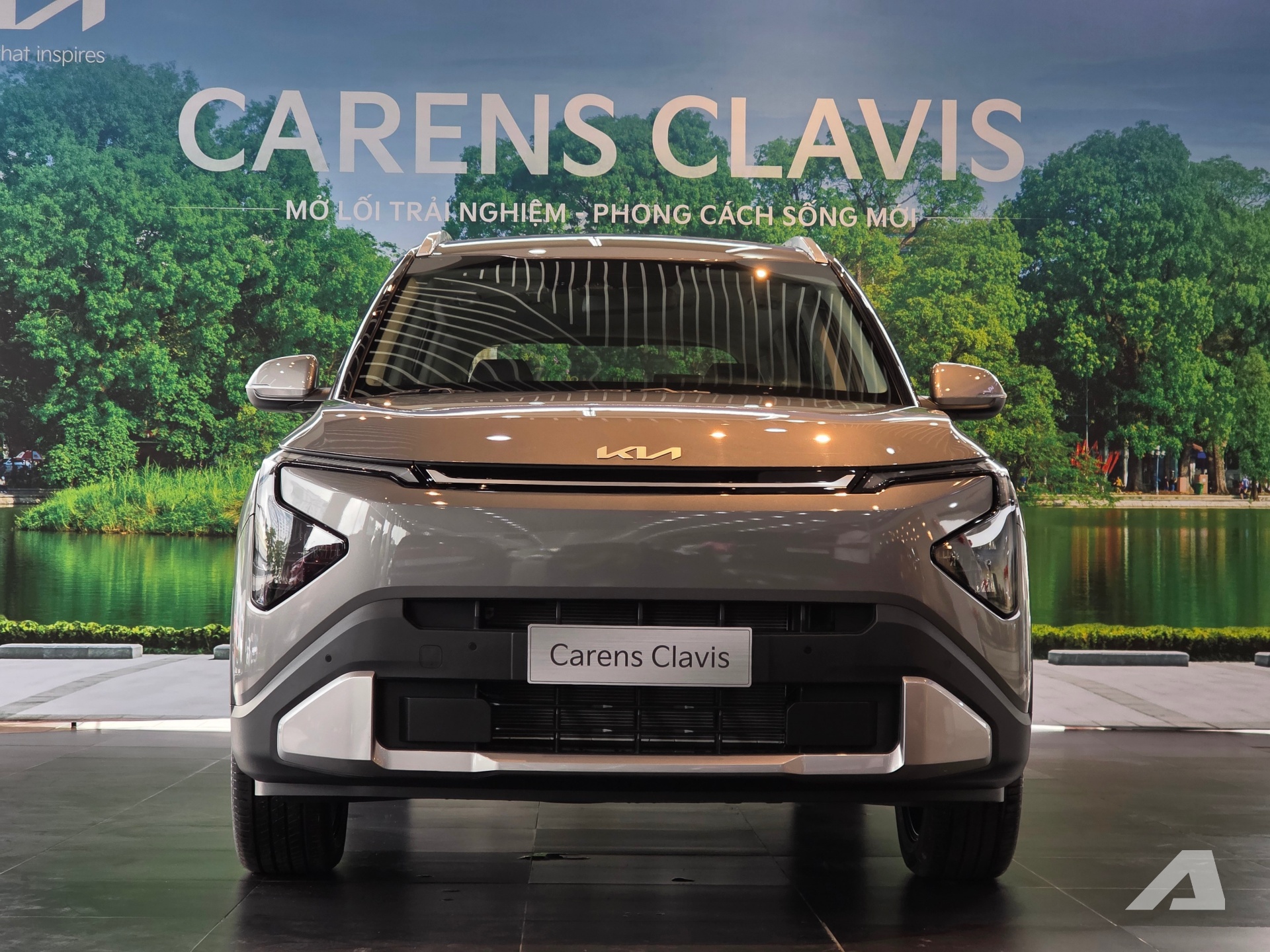 Xem thực tế Kia Carens Clavis tại Việt Nam: Thiết kế bắt mắt hơn, c&oacute; phanh điện tử, cửa n&oacute;c, ADAS, cạnh tranh Xpander, BR-V - Ảnh 1.