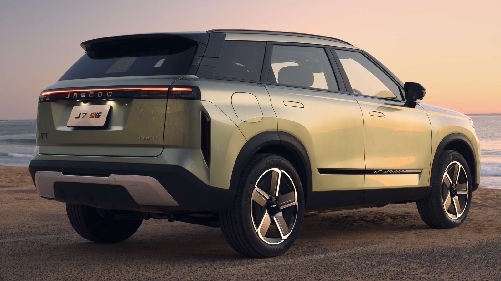 Jaecoo J7 PHEV th&ecirc;m bản AWD: D&ugrave;ng pin BYD, gi&aacute; quy đổi chưa tới 900 triệu - Ảnh 2.