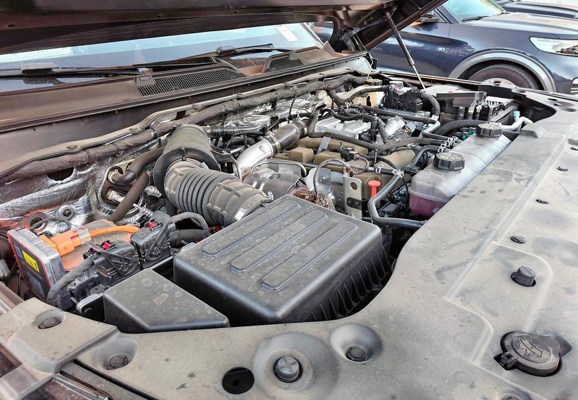 SUV Nissan cạnh tranh Land Cruiser Prado lần đầu lộ diện tr&ecirc;n đường: Cản hầm hố như Ranger Raptor, nội thất cao cấp, m&aacute;y hybrid cắm sạc - Ảnh 9.
