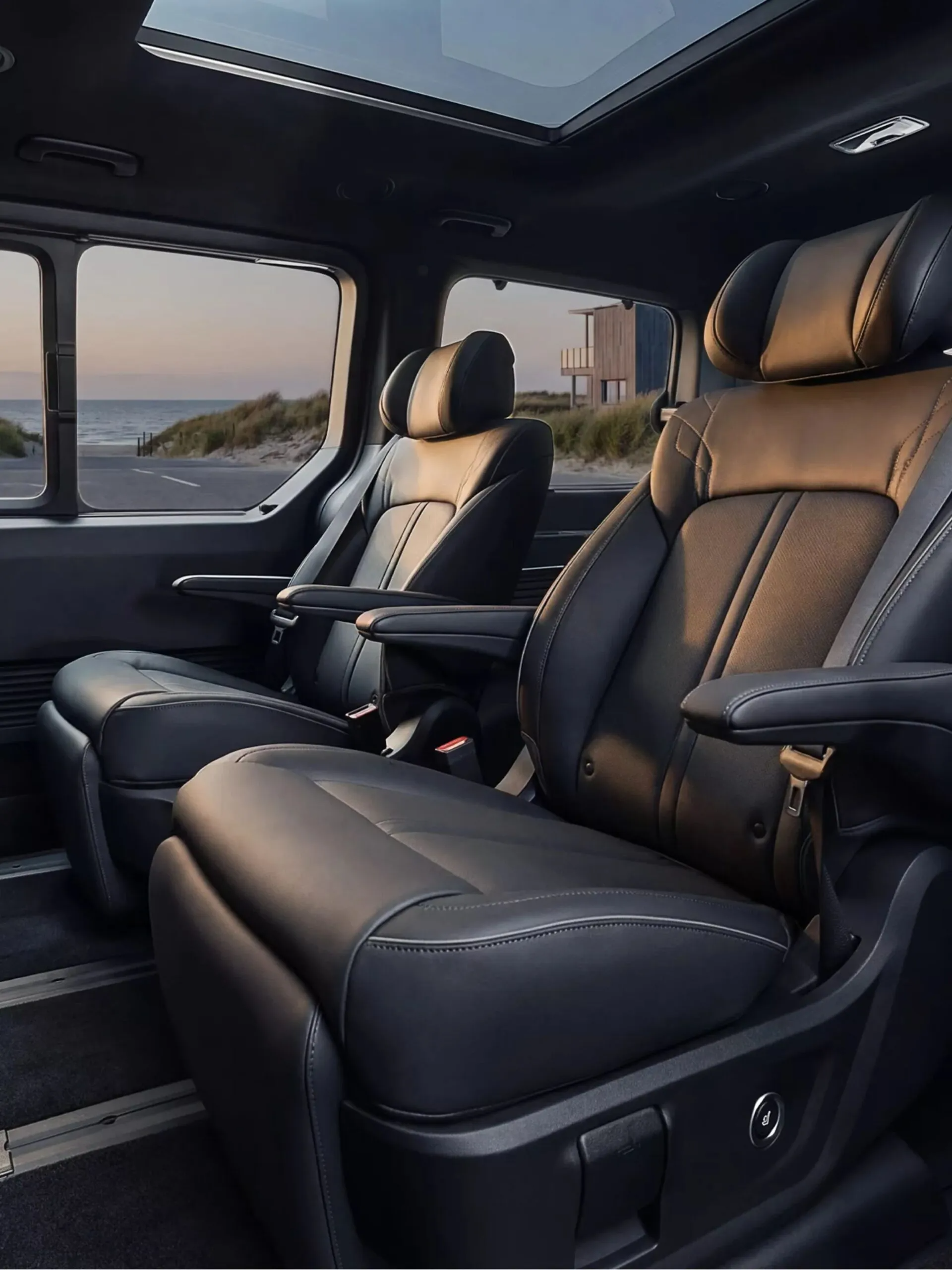 Hyundai Staria thuần điện ra mắt: D&agrave;i hơn 5,2 m, trang bị 9 chỗ ngồi, sạc đầy đi gần 450 km - Ảnh 4.