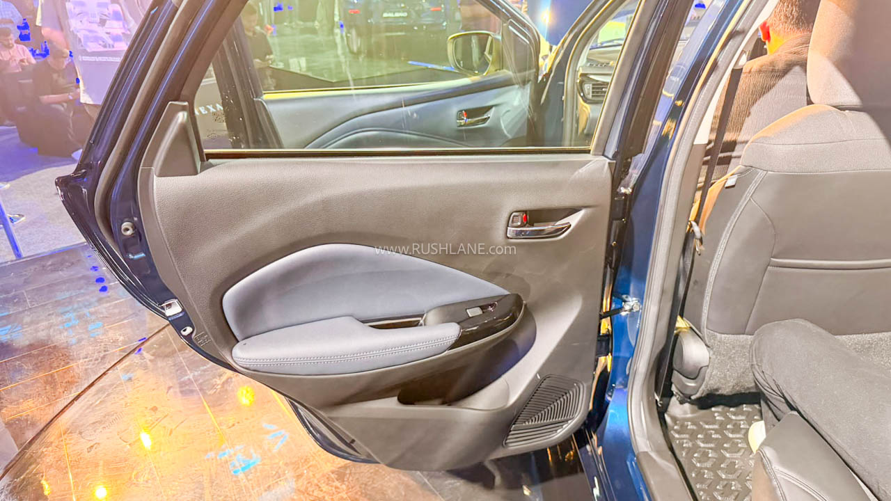Suzuki Baleno 2026 ra mắt: Đối thủ Mazda2, gi&aacute; quy đổi chưa đến 200 triệu đồng nhưng đầy đủ ADAS - Ảnh 15.