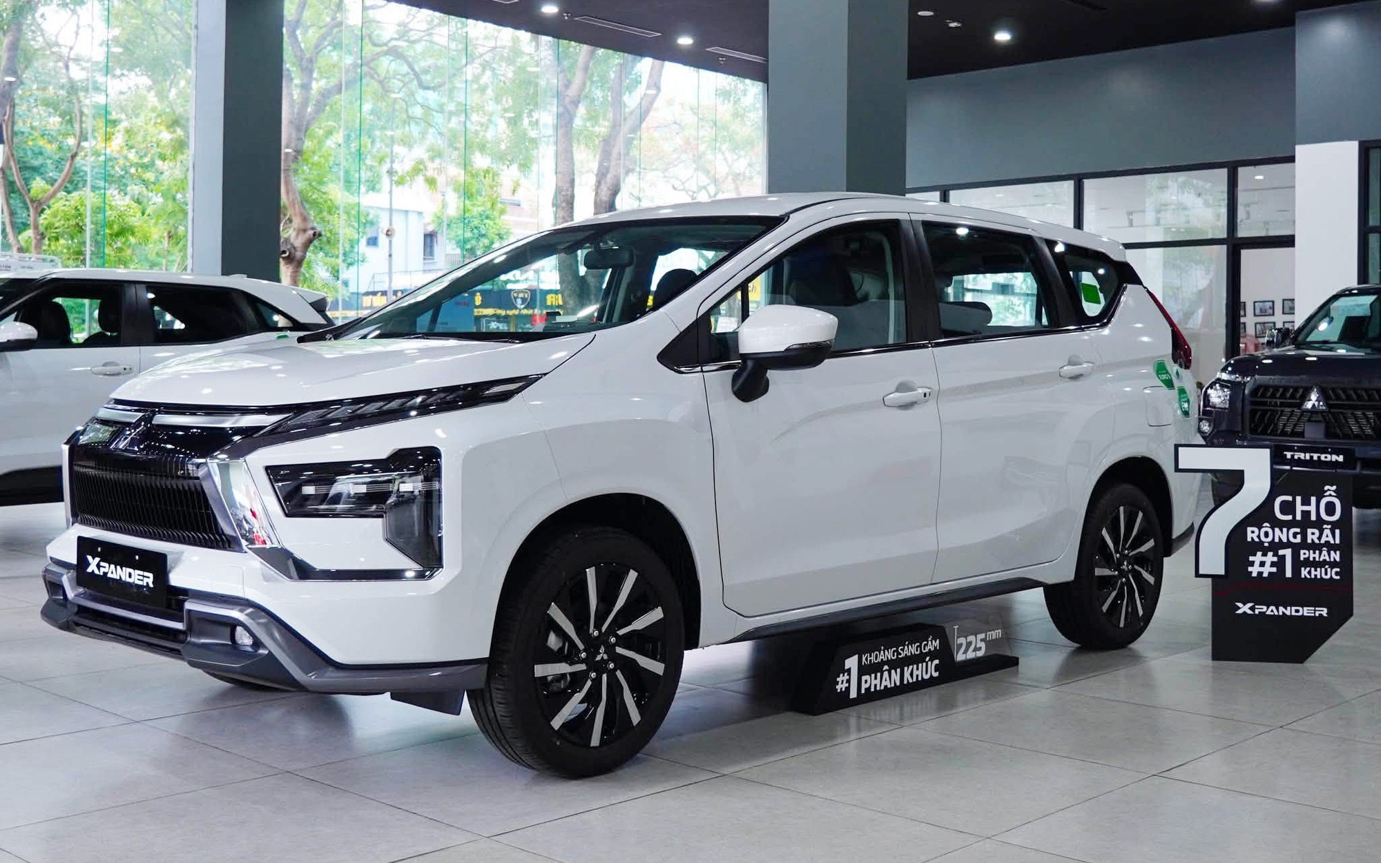 Mitsubishi Xpander giảm gi&aacute; lăn b&aacute;nh gần 100 triệu đồng, chi ph&iacute; bảo dưỡng xe th&aacute;ng n&agrave;y cũng rẻ hơn hẳn - Ảnh 2.
