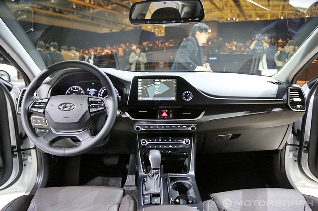 Hyundai Azera thế hệ mới vừa ra mắt đã bán chạy như tôm tươi - Ảnh 2.