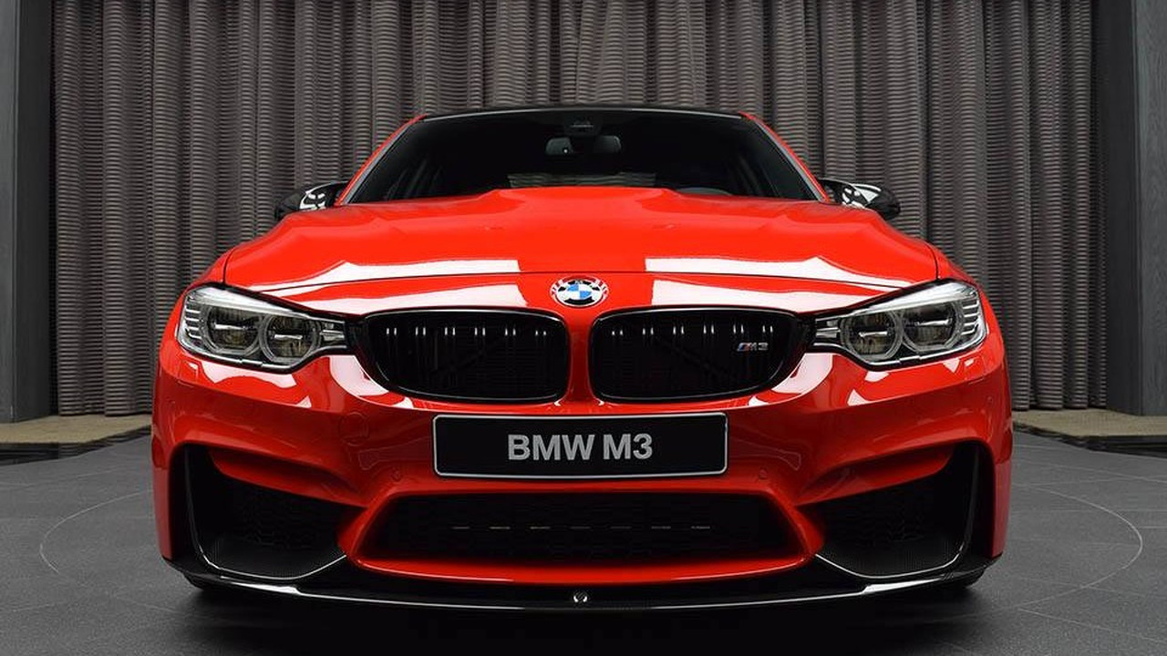 BMW M3 với màu đỏ như Ferrari nhờ gói trang bị Competition Package