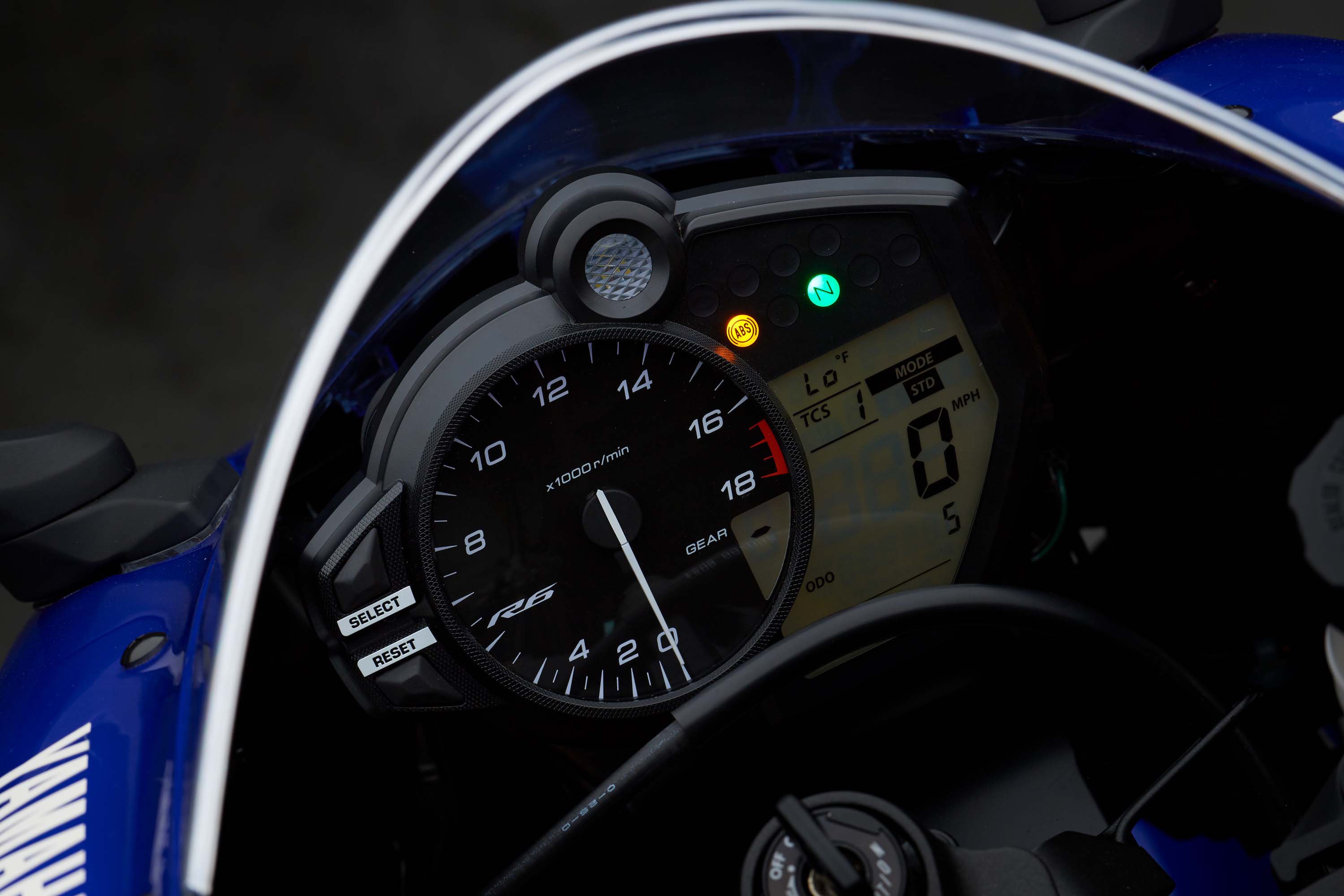 Yamaha YZF-R6 2017 ra mắt với thiết kế hầm hố và dữ dằn hơn