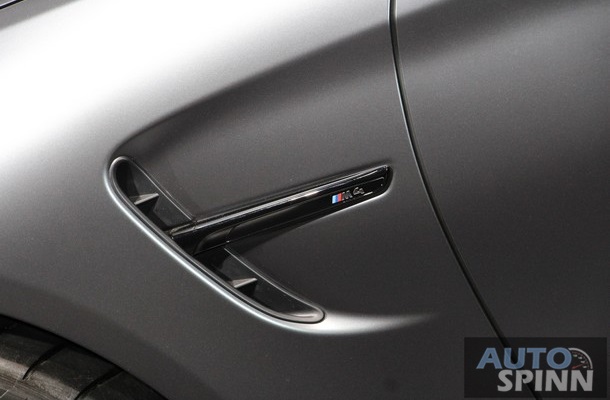 
Lực hãm của BMW M4 GTS bắt nguồn từ hệ thống phanh carbon-gốm tính năng cao. Bên cạnh đó là hệ thống treo lò xo cuộn M tùy chỉnh.

